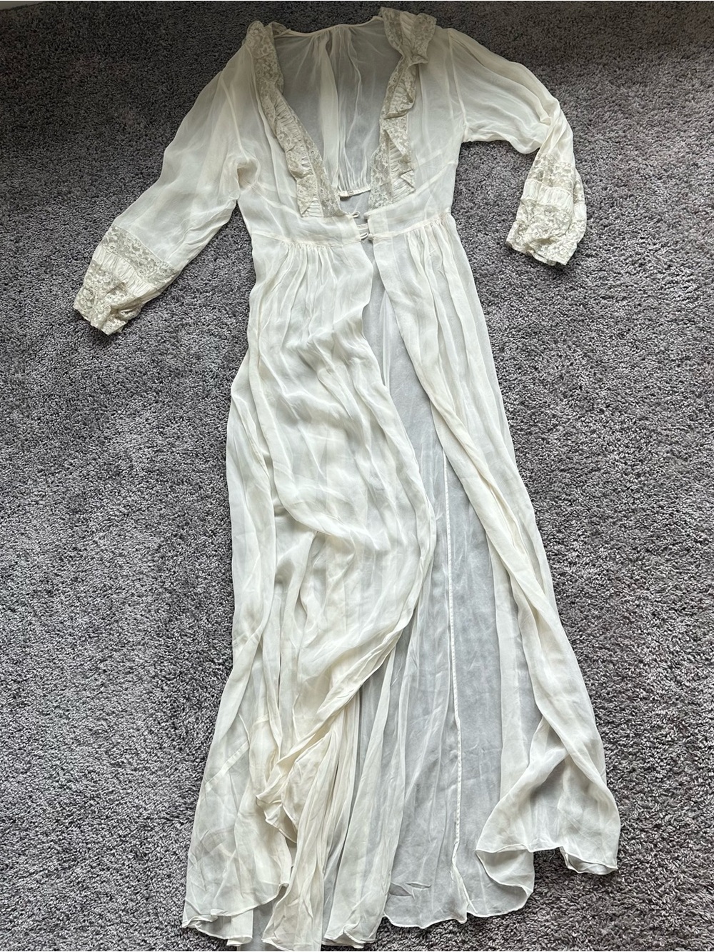 Vintage Ivory Sheer Lace-Trim Robe